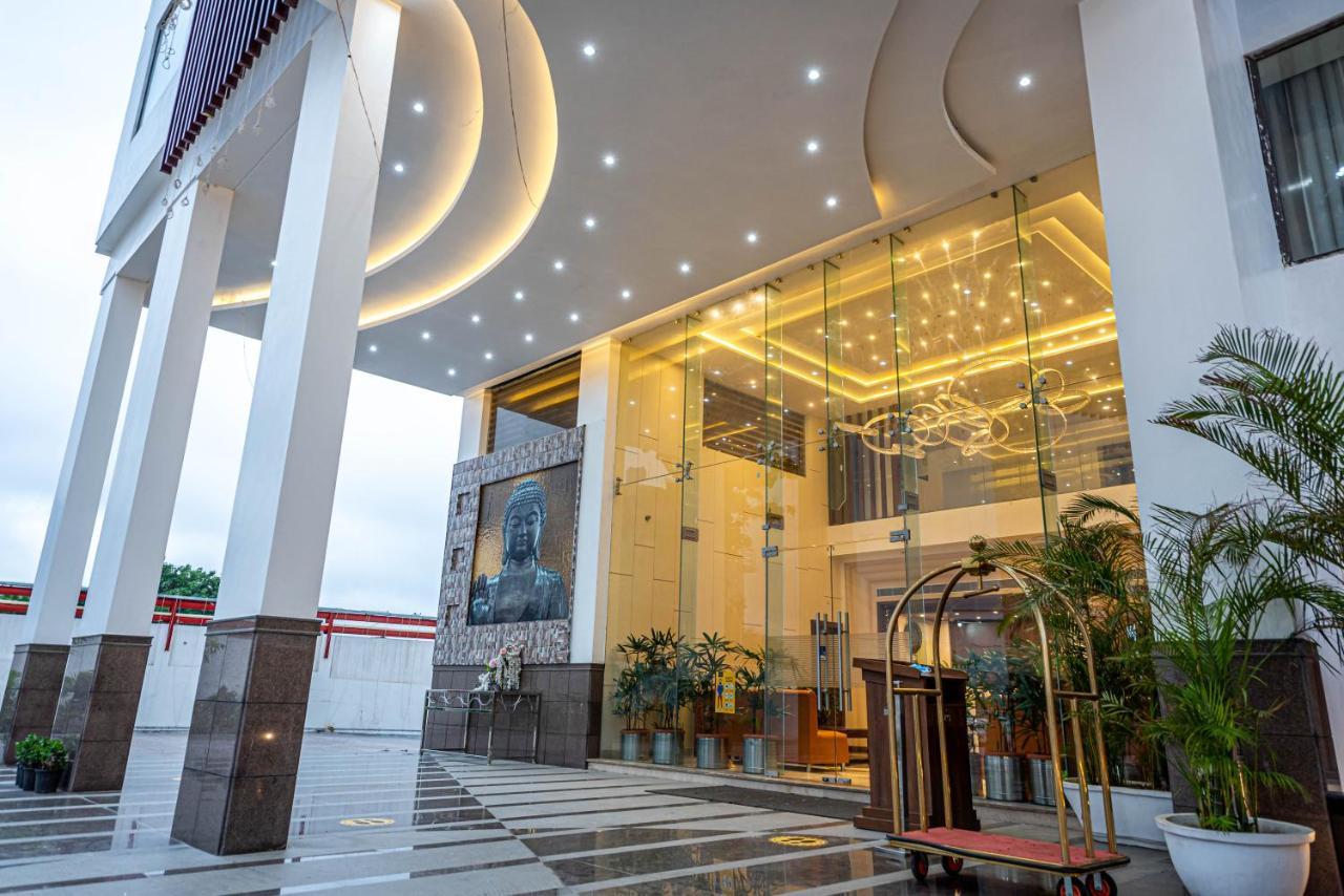 The Elite Lucknow Convention Hotel Exterior photo