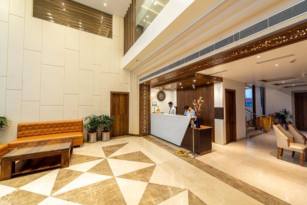 The Elite Lucknow Convention Hotel Exterior photo