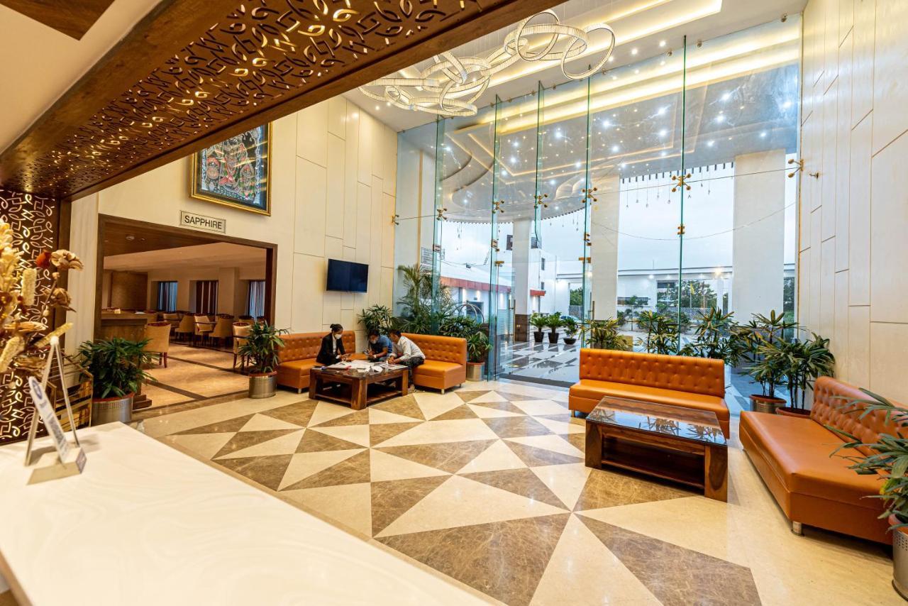 The Elite Lucknow Convention Hotel Exterior photo