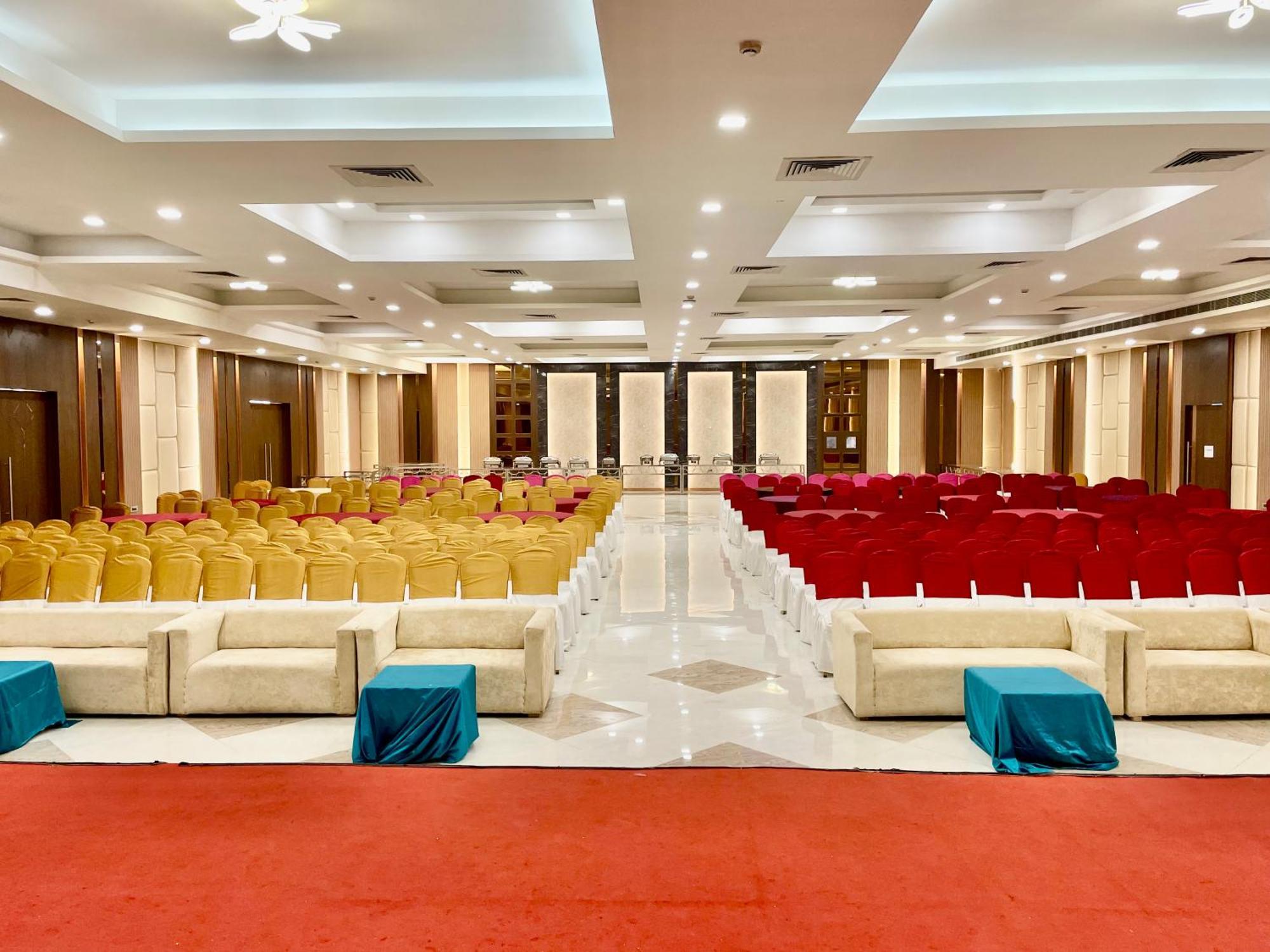 The Elite Lucknow Convention Hotel Exterior photo